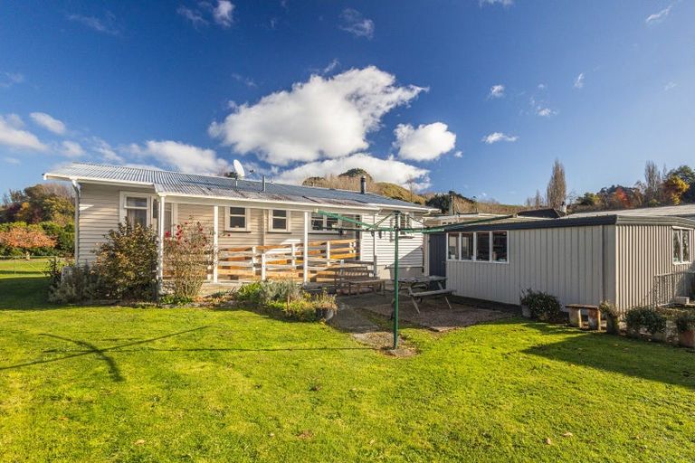 Photo of property in 7 Wilson Road, Hunterville, 4730