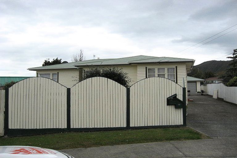 Photo of property in 19 Miles Crescent, Wainuiomata, Lower Hutt, 5014