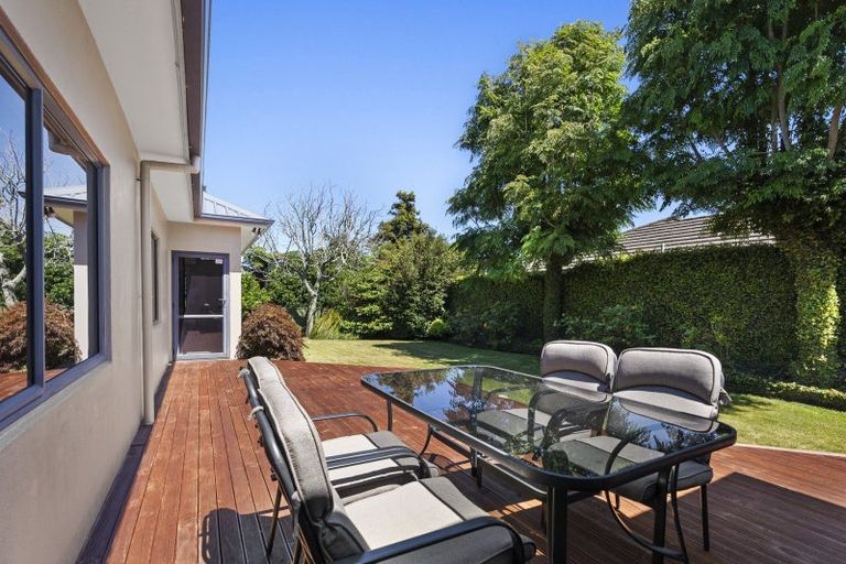 Photo of property in 92 Govett Avenue, Frankleigh Park, New Plymouth, 4310