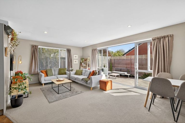 Photo of property in 8/190 Lincoln Road, Addington, Christchurch, 8024