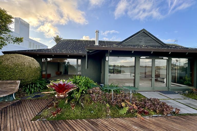 Photo of property in 10 Marine Terrace, Bayswater, Auckland, 0622