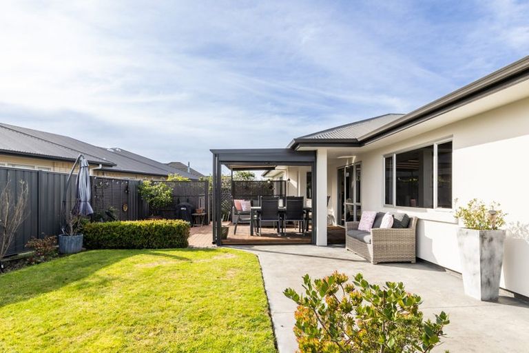 Photo of property in 19 Pania Place, Poraiti, Napier, 4112