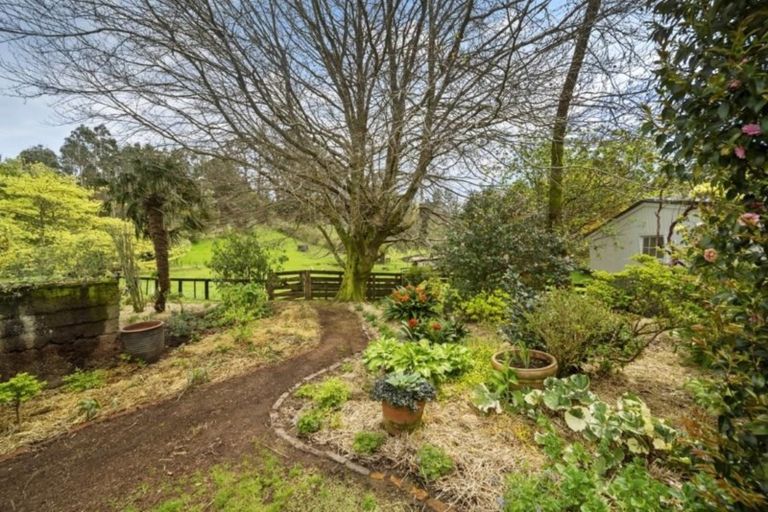 Photo of property in 562 Carrington Road, Hurworth, New Plymouth, 4371