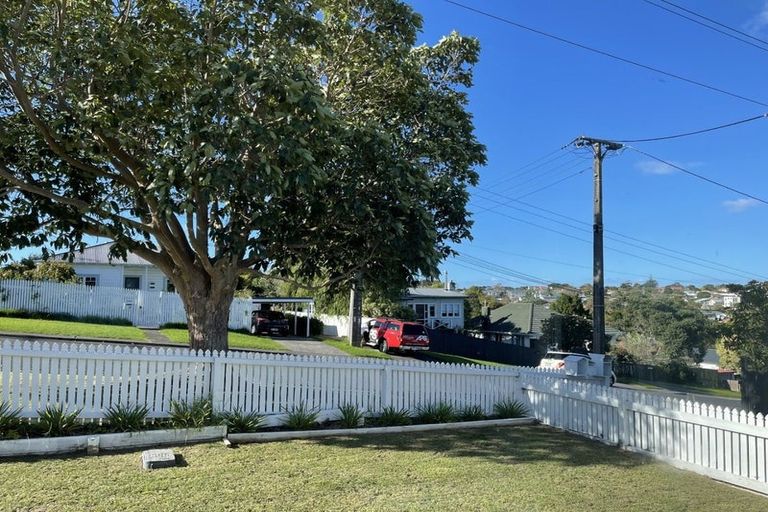 Photo of property in 1/7 Evan Street, Belmont, Auckland, 0622