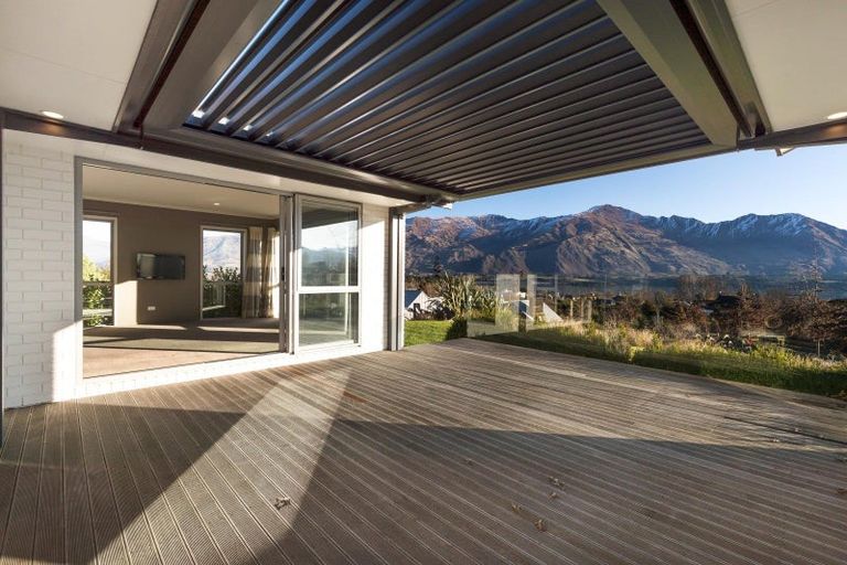 Photo of property in 16 Forest Heights, Wanaka, 9305