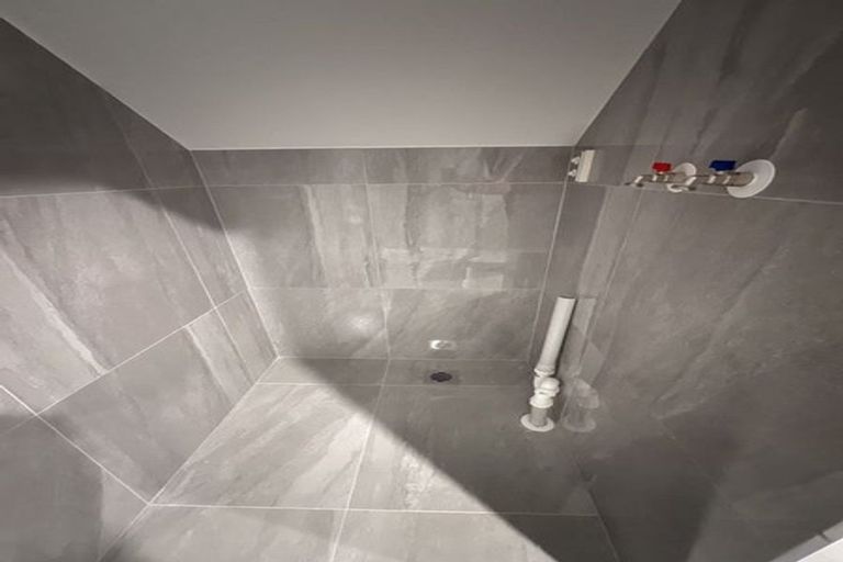 Photo of property in 105 Trias Road, Totara Vale, Auckland, 0629