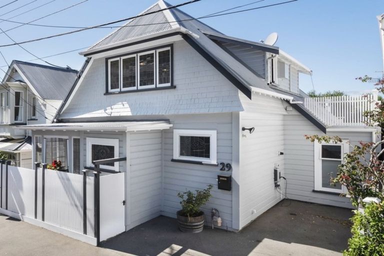 Photo of property in 29 Grant Road, Thorndon, Wellington, 6011