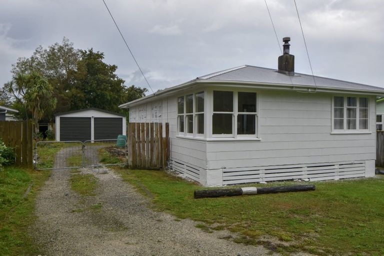 Photo of property in 12 Watt Street, Featherston, 5710