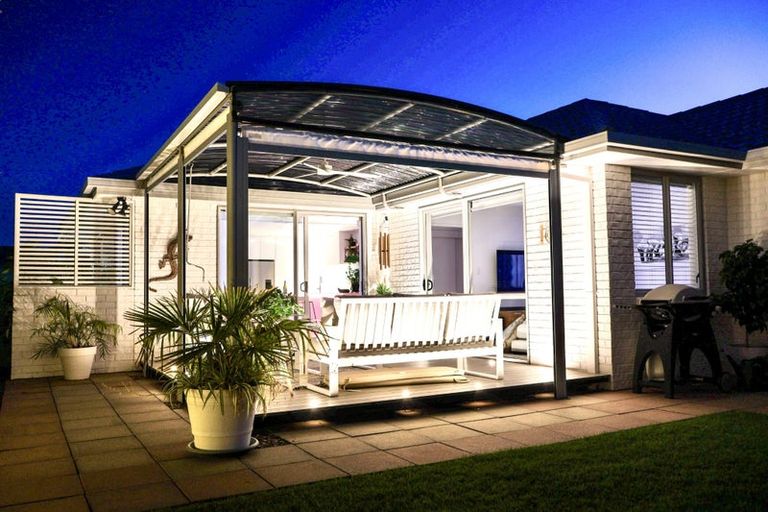 Photo of property in 5 Kihi Place, Ruakaka, 0116