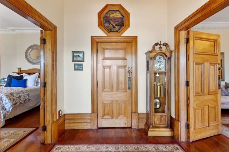 Photo of property in 186 Oriental Parade, Oriental Bay, Wellington, 6011