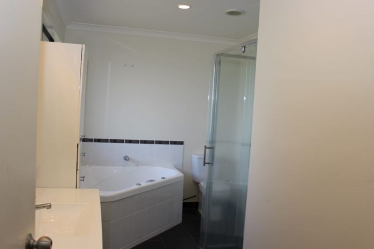 Photo of property in 17 Shalimar Place, Huntington, Hamilton, 3210