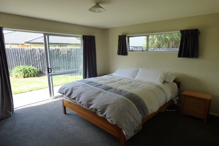 Photo of property in 31 Coolspring Way, Redwood, Christchurch, 8051