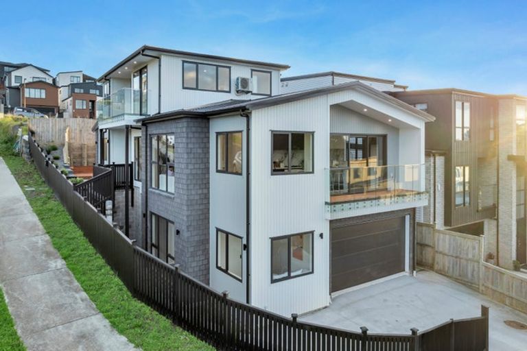 Photo of property in 31 Bremner Ridge Street, Flat Bush, Auckland, 2019