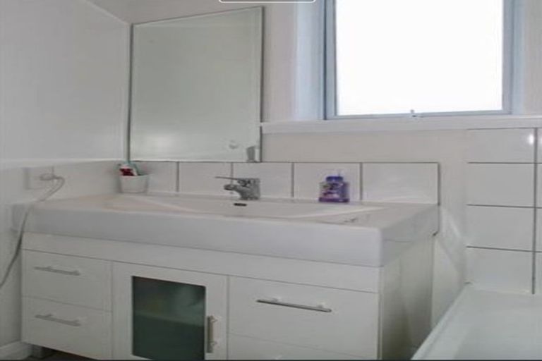 Photo of property in 106 Broderick Road, Johnsonville, Wellington, 6037