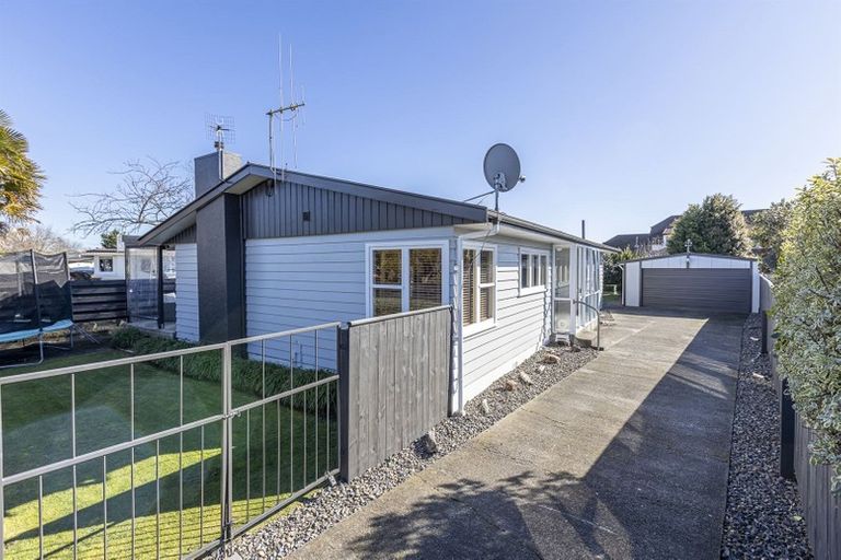 Photo of property in 10 Hartley Place, Awapuni, Palmerston North, 4412