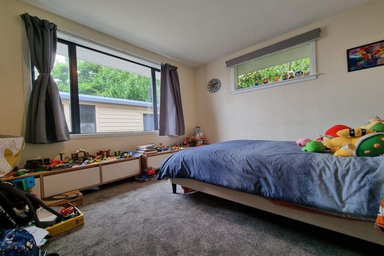 Photo of property in 135 Avonhead Road, Avonhead, Christchurch, 8042