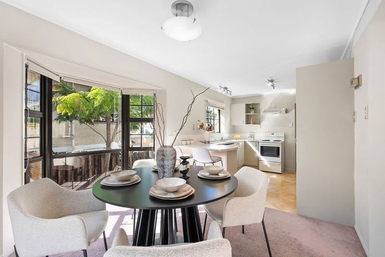 Photo of property in 2/97 Matipo Road, Mairangi Bay, Auckland, 0630