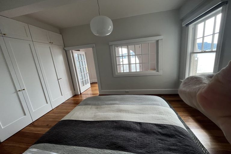 Photo of property in Inverleith Apartments, 3/306 Oriental Parade, Oriental Bay, Wellington, 6011