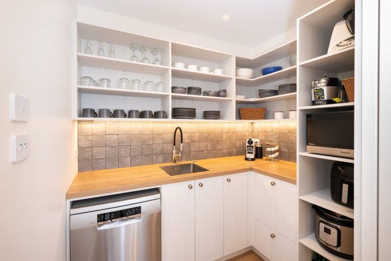 Photo of property in 64 Durham Drive, Havelock North, 4130