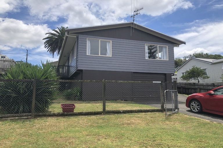 Photo of property in 16 Wilkinson Avenue, Te Kamo, Whangarei, 0112