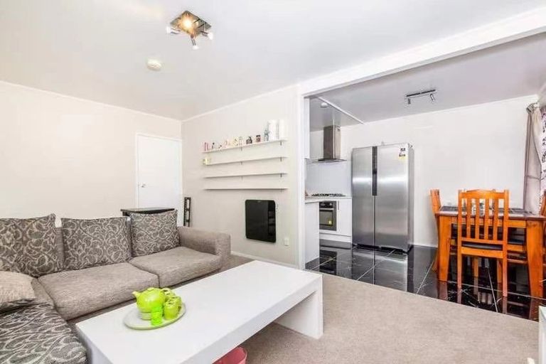 Photo of property in 12 Hillman Place, Ranui, Auckland, 0612