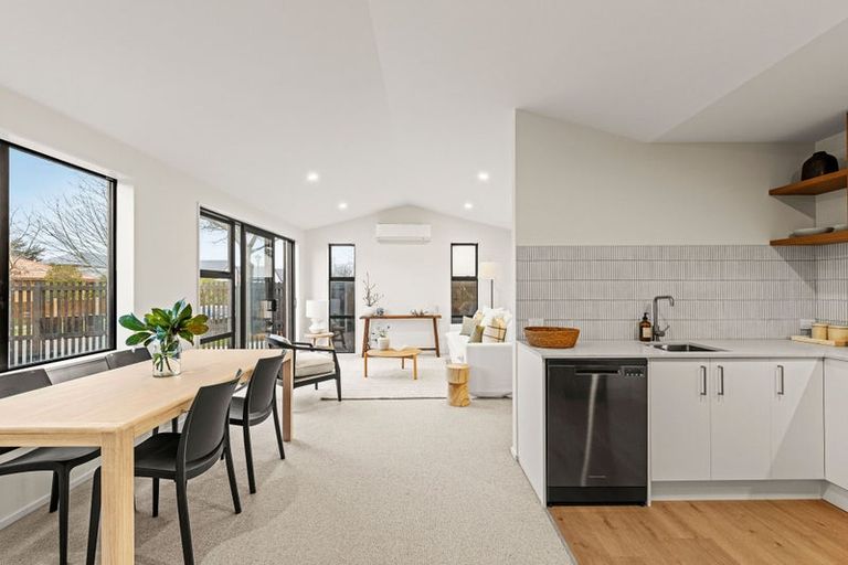 Photo of property in 4 Virtue Place, Hokowhitu, Palmerston North, 4410