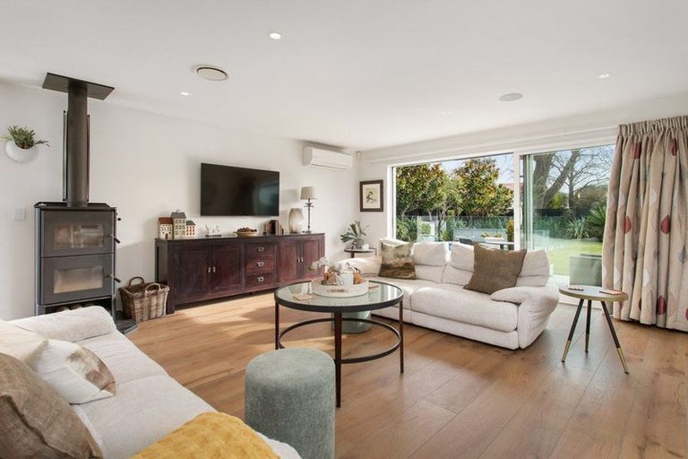 Photo of property in 12 Nightingale Place, Papanui, Christchurch, 8053