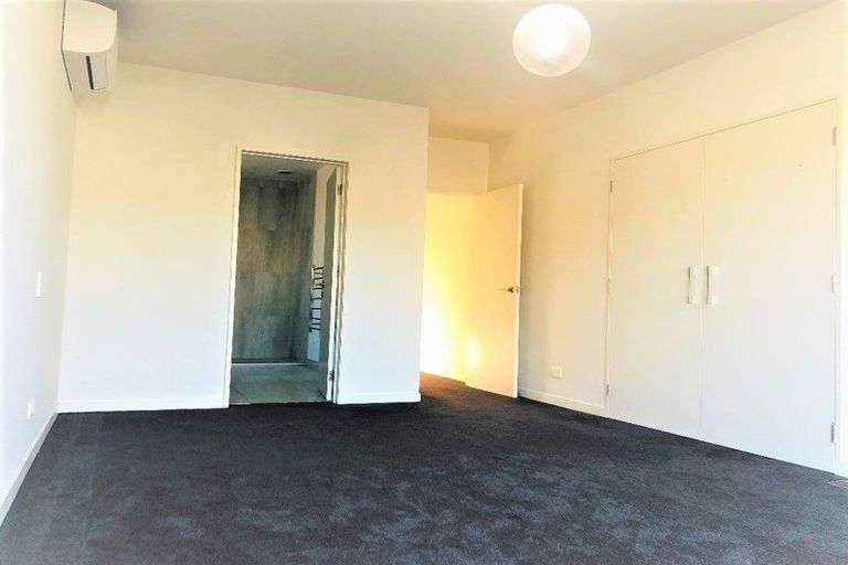 Photo of property in 1/14 Rothesay Bay Road, Rothesay Bay, Auckland, 0630