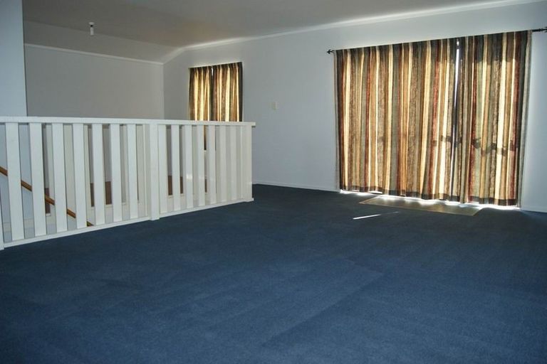 Photo of property in 77 Maplesden Drive, Clendon Park, Auckland, 2103