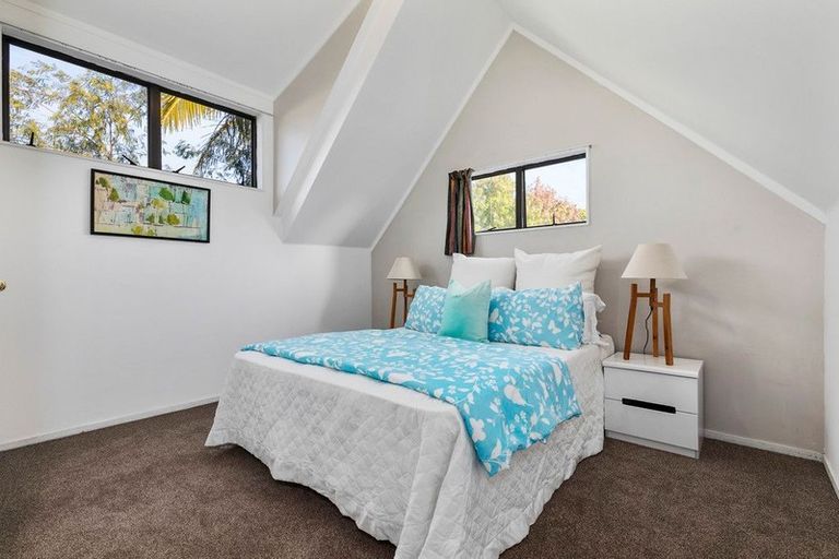 Photo of property in 11 Titirangi Road, New Lynn, Auckland, 0600