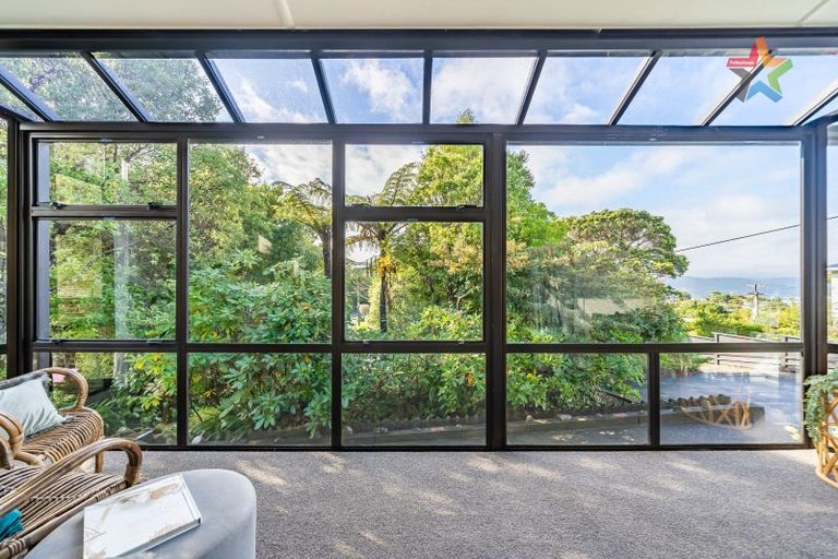 Photo of property in 54 Poto Road, Normandale, Lower Hutt, 5010