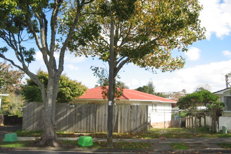 Photo of property in 1/15 Manapouri Place, Pakuranga Heights, Auckland, 2010