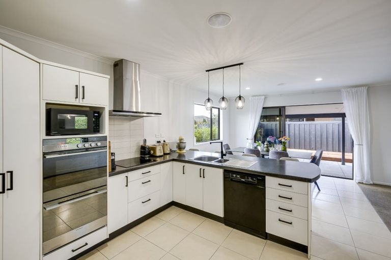 Photo of property in 3 Waitaha Place, Clive, 4102