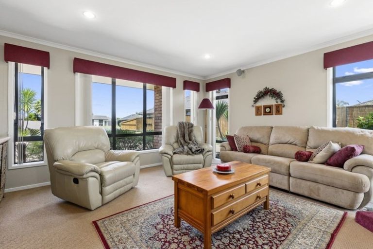 Photo of property in 56 Winchester Place, Rototuna North, Hamilton, 3210