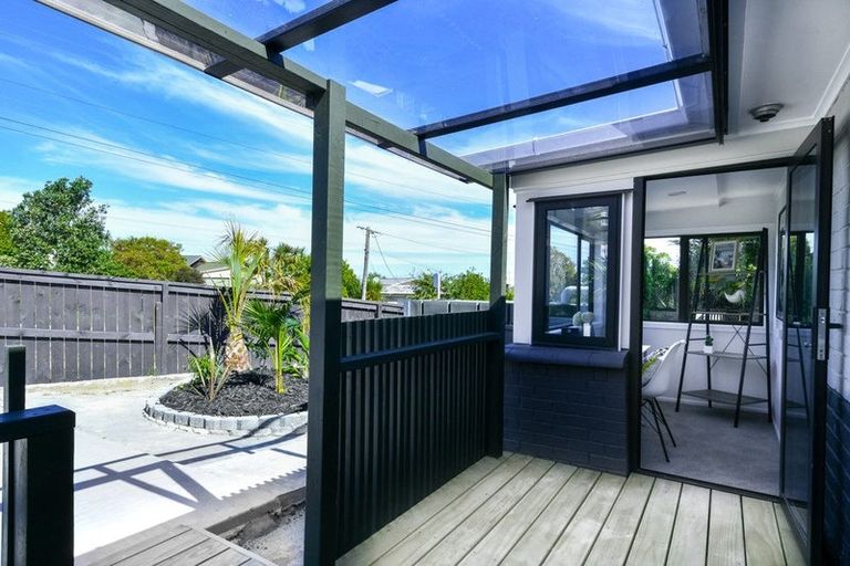 Photo of property in 1e Stottholm Road, Titirangi, Auckland, 0604