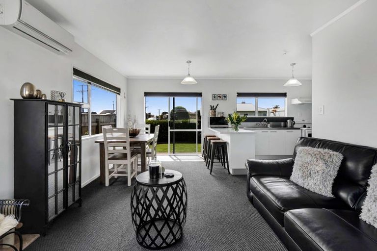 Photo of property in 1/353 Saint Aubyn, Moturoa, New Plymouth, 4310