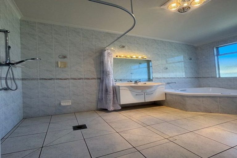 Photo of property in 16 Washington Place, Havelock North, 4130