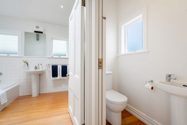 Photo of property in 24 Anne Street, Devonport, Auckland, 0624