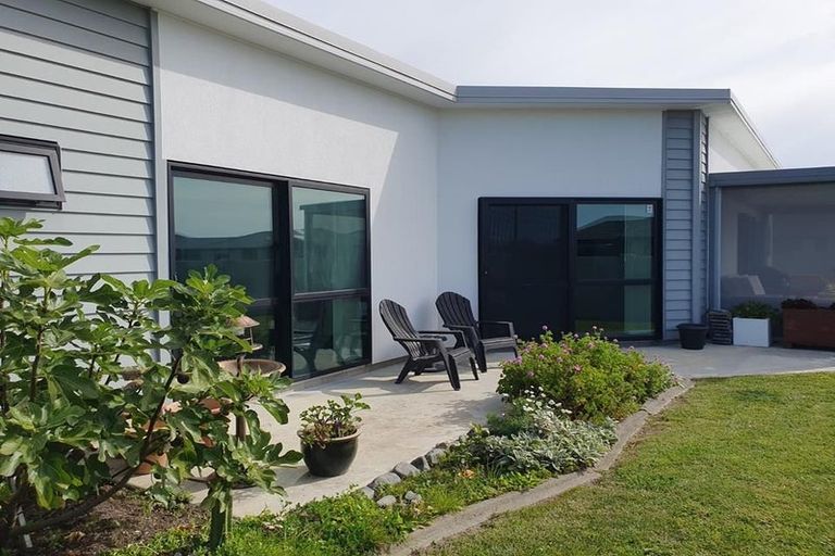 Photo of property in 33 Waimakariri Drive, Te Awa, Napier, 4110