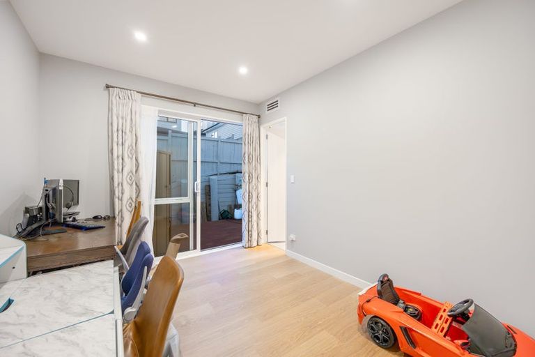 Photo of property in 14 Davey Crescent, Orewa, 0931