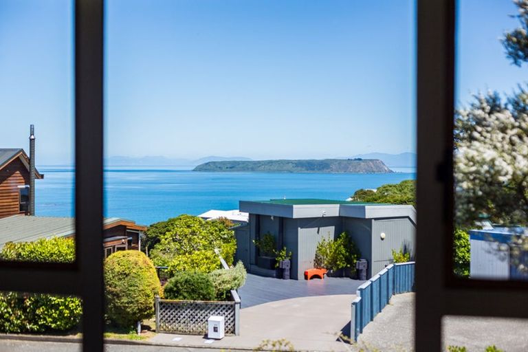Photo of property in 30a The Track, Plimmerton, Porirua, 5026
