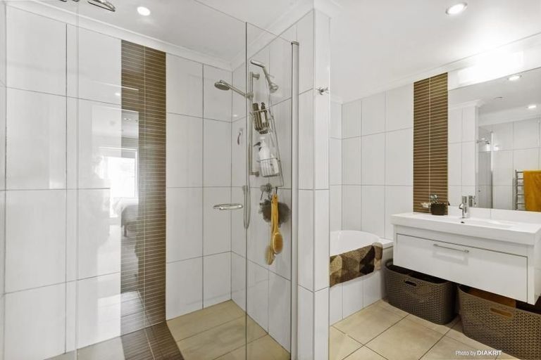 Photo of property in Bellagio Apartments, 8e/39 Taranaki Street, Te Aro, Wellington, 6011