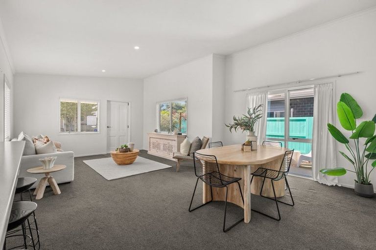 Photo of property in 2 Coprosma Close, Papamoa Beach, Papamoa, 3118