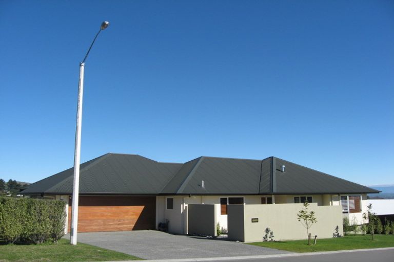 Photo of property in 67 Hikanui Drive, Havelock North, 4130