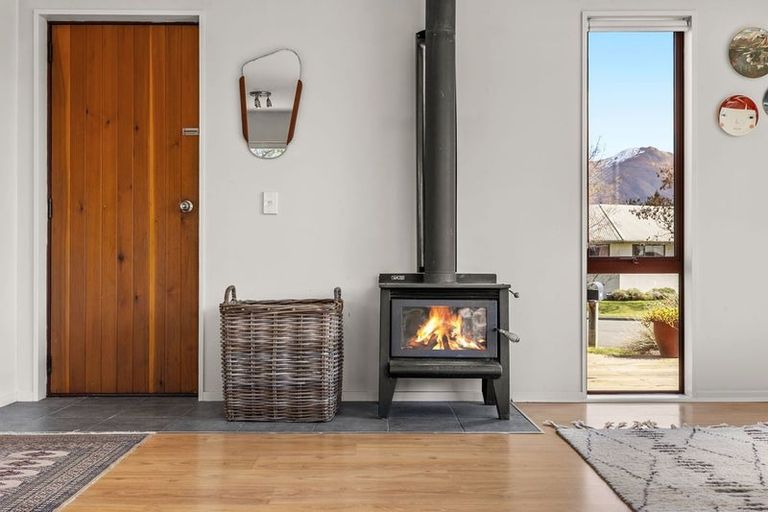 Photo of property in 14 Ragan Lane, Wanaka, 9305