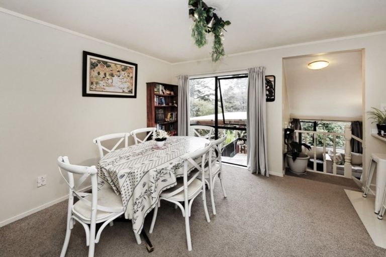 Photo of property in 6 Oakhaven Place, Ranui, Auckland, 0612