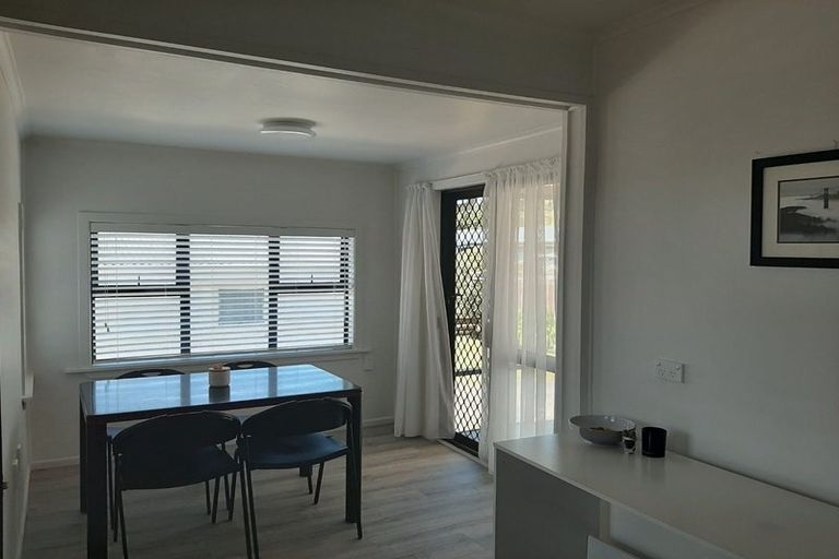 Photo of property in 1 Alan Avenue, Henderson, Auckland, 0610