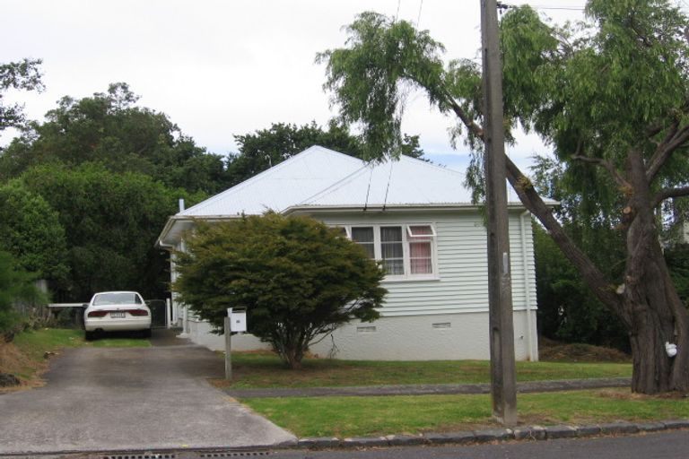 Photo of property in 28 Lambeth Road, Mount Eden, Auckland, 1041