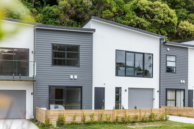 Photo of property in 4 Tradewinds Drive, Whitby, Porirua, 5024