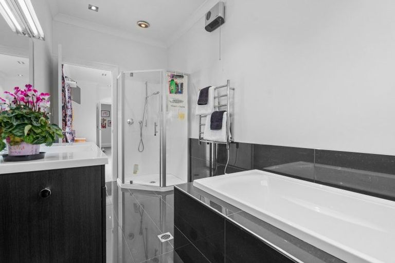 Photo of property in 270 Hughes Line, West Taratahi, Masterton, 5887